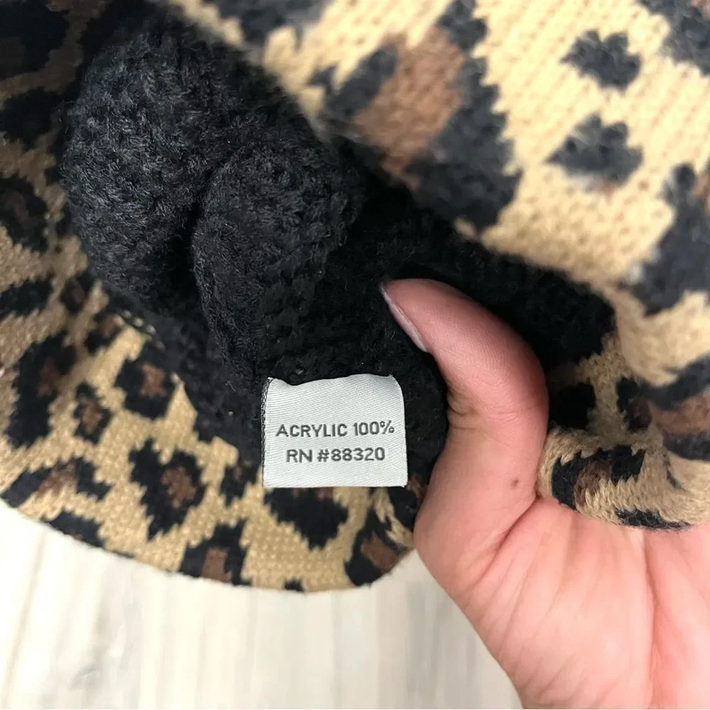 C.C Hat Women’s OS‎ Black and Leopard Print Knit Cuffed Winter Beanie